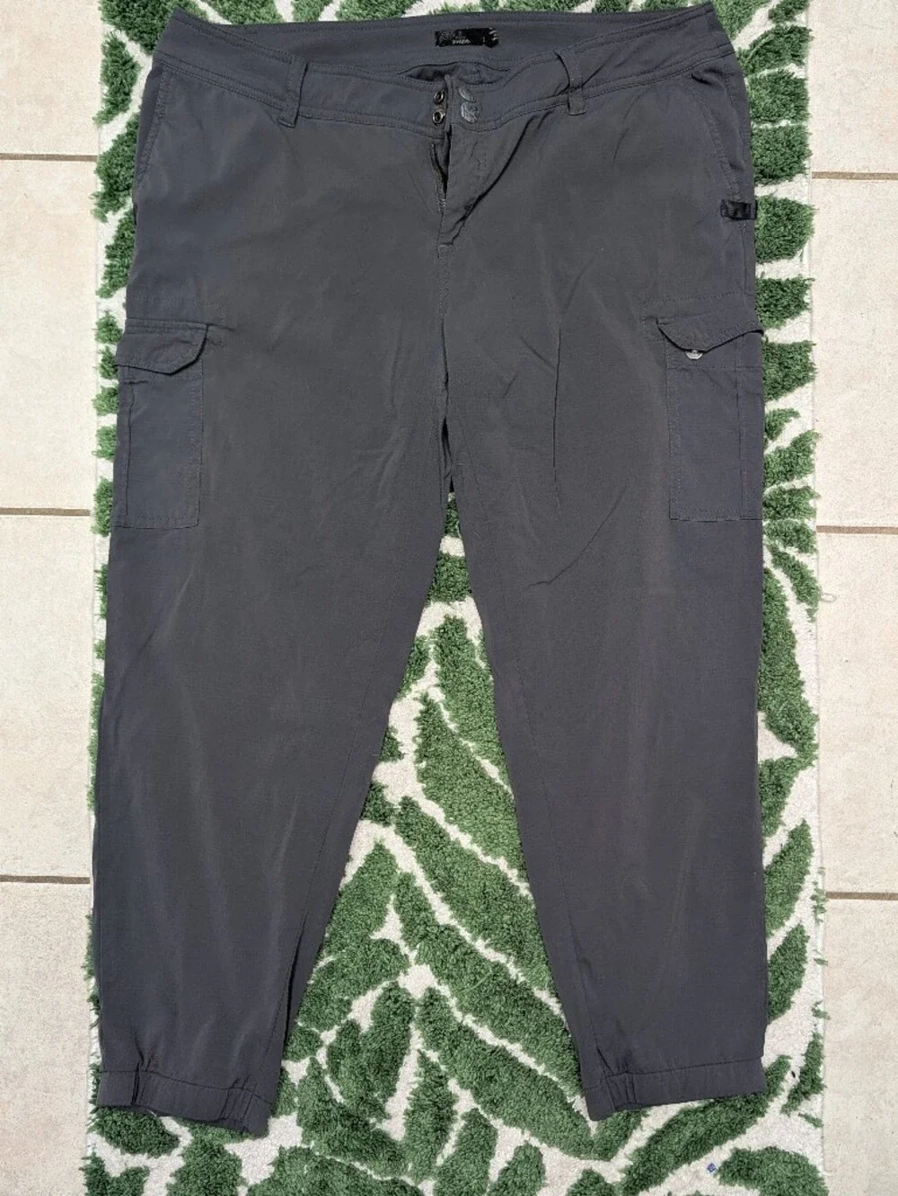 prAna Grey Tech Active Pants w/ Cargo Pockets, Size 12